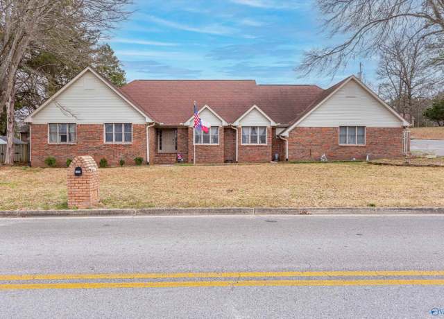 Property at 1110 SW Way Thru The Woods, Decatur, AL 35603, 4 beds, 3.5 baths