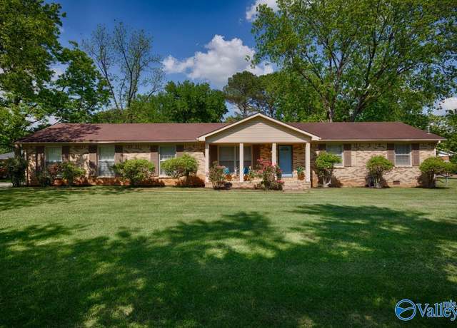 Property at 7211 Hickory Hl, Huntsville, AL 35802, 3 beds, 2 baths