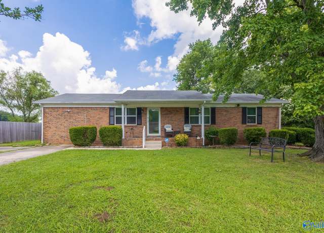 Property at 17309 Ferry Rd, Athens, AL 35611, 3 beds, 2 baths