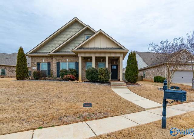 Property at 9 Leyland Dr SW, Huntsville, AL 35824, 3 beds, 3 baths