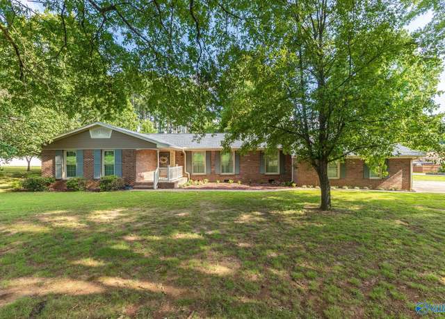 Property at 605 Norton Dr, Athens, AL 35613, 4 beds, 3 baths