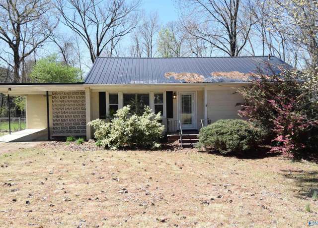 Property at 1928 Lookout Cir, Gadsden, AL 35904, 3 beds, 2 baths