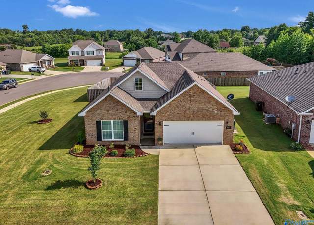 Property at 135 Amelia Dr, Harvest, AL 35749, 3 beds, 2 baths