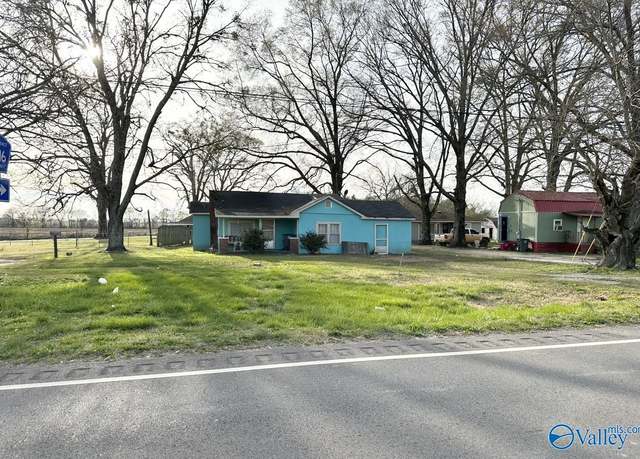 Property at 16617 Main St, Town Creek, AL 35672, 2 beds, 1 bath