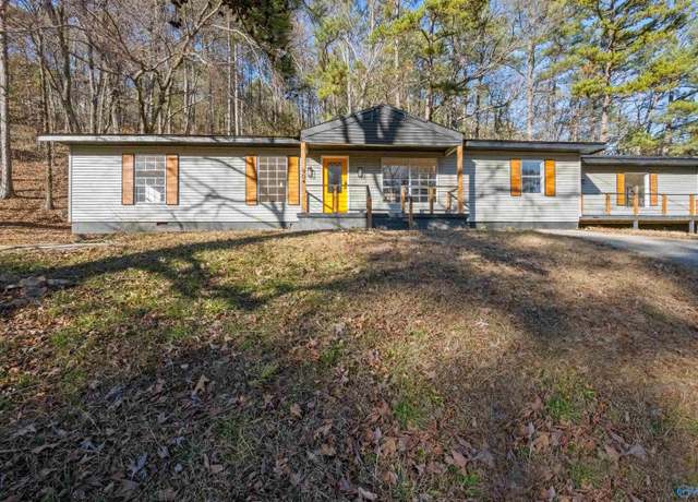 Property at 904 Highland Way, Gadsden, AL 35901, 4 beds, 3 baths