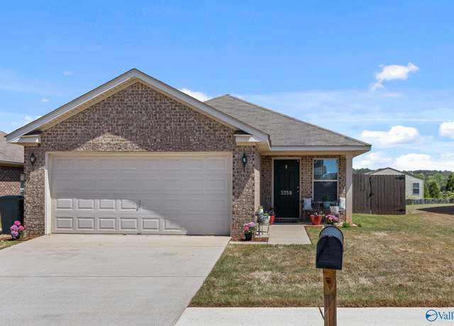 Property at 3358 Castlecreek Dr, Madison, AL 35756, 3 beds, 2 baths