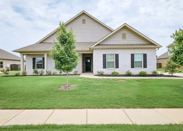 Property at 208 SW Maureen Dr SW, Madison, AL 35756, 5 beds, 3.5 baths