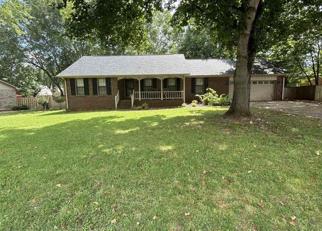 Property at 105 Yorkshire Dr, Madison, AL 35758, 4 beds, 2 baths