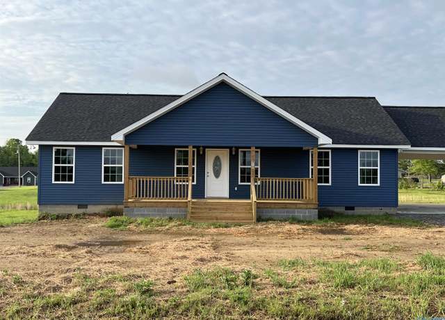 Property at 76 Kyle St, Rainsville, AL 35986, 3 beds, 2 baths