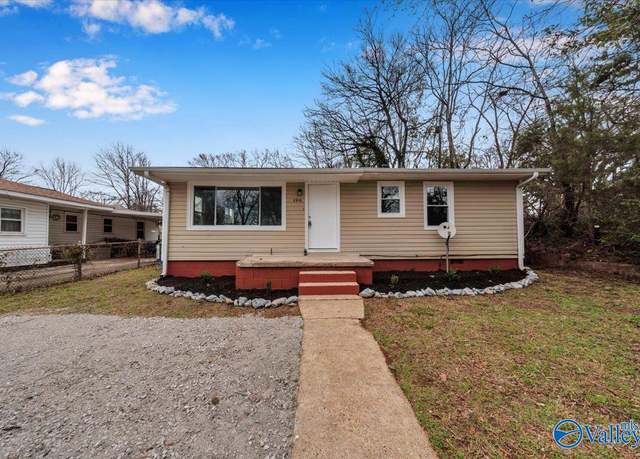 Property at 2910 7th Ave SW, Huntsville, AL 35805, 3 beds, 1 bath