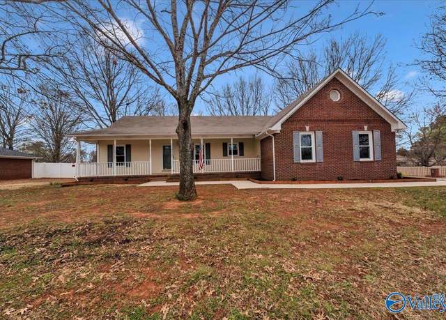 Property at 100 Magenta Ln, Madison, AL 35757, 3 beds, 2 baths