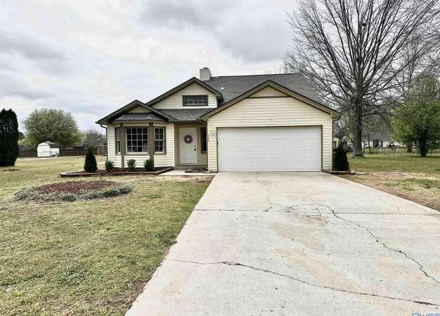 Property at 255 Frances Amelia Dr, Huntsville, AL 35811, 3 beds, 2 baths