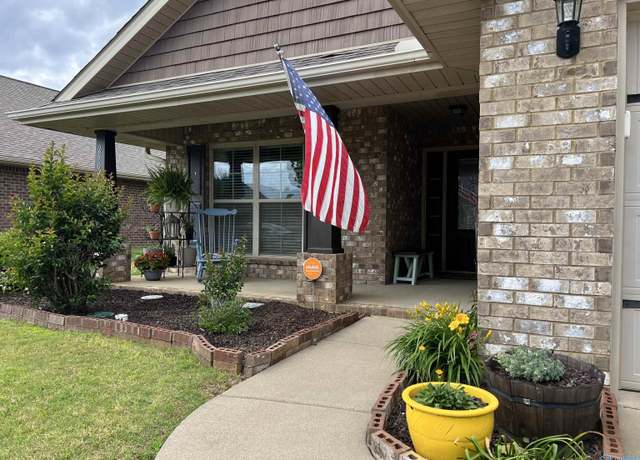 Property at 2508 First Hill Cir SW, Huntsville, AL 35803, 3 beds, 2 baths