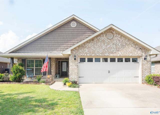 Property at 2508 First Hill Cir SW, Huntsville, AL 35803, 3 beds, 2 baths