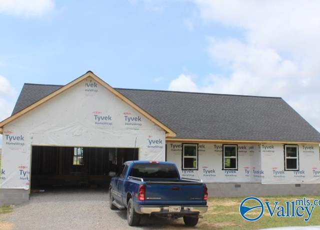 Property at 37 Mitchell Dr, Rainsville, AL 35986, 3 beds, 2 baths