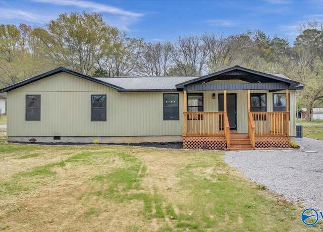 Property at 24 Schnault Hollow Rd N, Grant, AL 35747, 3 beds, 2 baths