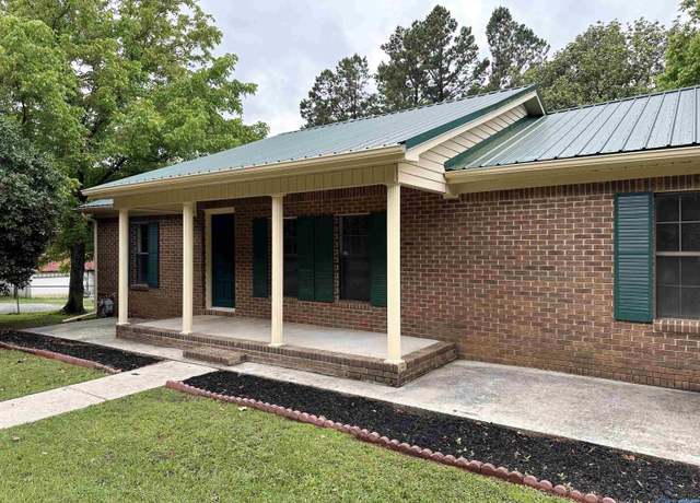 Property at 24351 Alabama Highway 33, Courtland, AL 35618, 4 beds, 2 baths