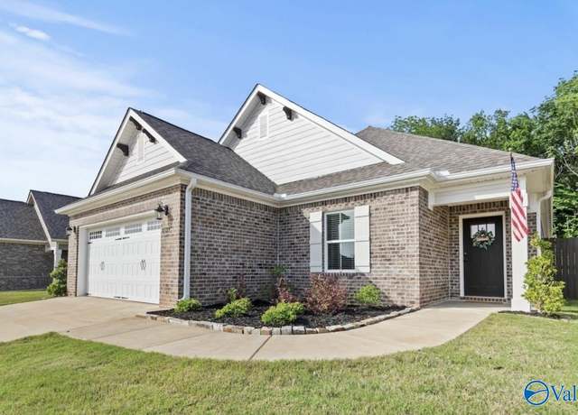 Property at 6527 Oak Meadow Dr SE, Owens Cross Roads, AL 35763, 3 beds, 3 baths