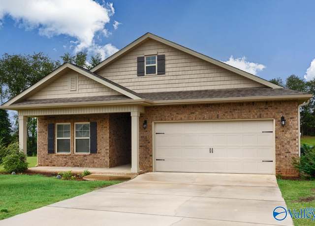 Property at 22910 Regent Dr, Athens, AL 35613, 4 beds, 3 baths