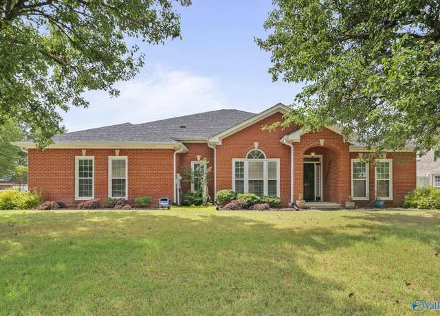 Property at 123 Cheval Blvd, Brownsboro, AL 35741, 4 beds, 3 baths