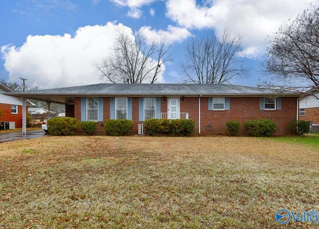 Property at 1121 Betty St, Decatur, AL 35601, 4 beds, 2 baths