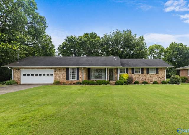 Property at 403 Homewood Dr SW, Huntsville, AL 35801, 4 beds, 3 baths