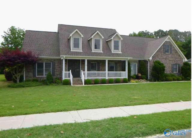 Property at 203 Federal Ln, Huntsville, AL 35811, 4 beds, 3.5 baths