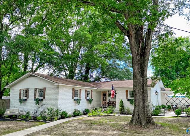 Property at 659 Vaughn Bridge Rd NW, Hartselle, AL 35640, 3 beds, 2 baths