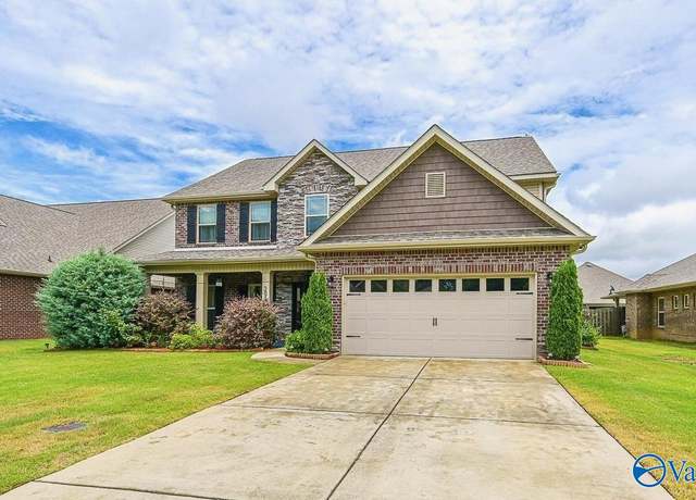 Property at 3011 Magnolia Leaf Cir, Owens Cross Roads, AL 35763, 5 beds, 3.5 baths