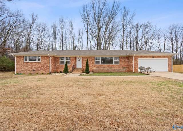 Property at 118 Pauline Dr, Hazel Green, AL 35750, 4 beds, 1.5 baths