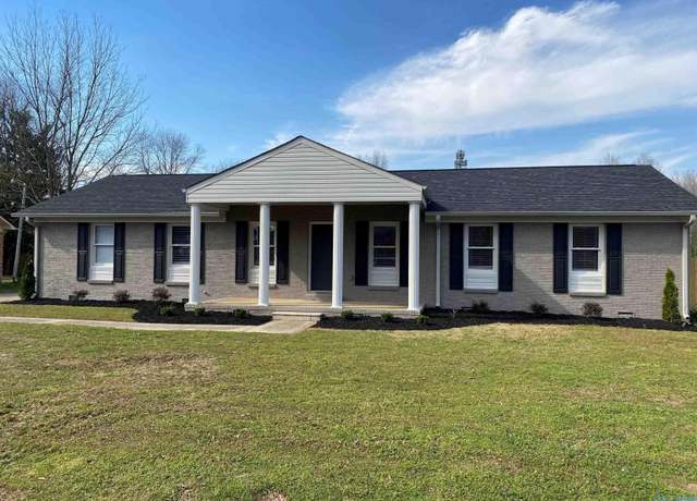 Property at 1422 Puckett Ave SW, Decatur, AL 35601, 3 beds, 2 baths