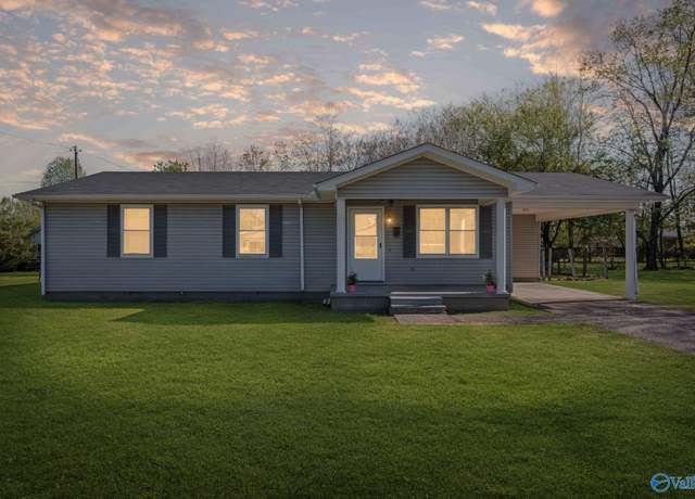 Property at 206 Chestnut St, Athens, AL 35611, 3 beds, 1.5 baths