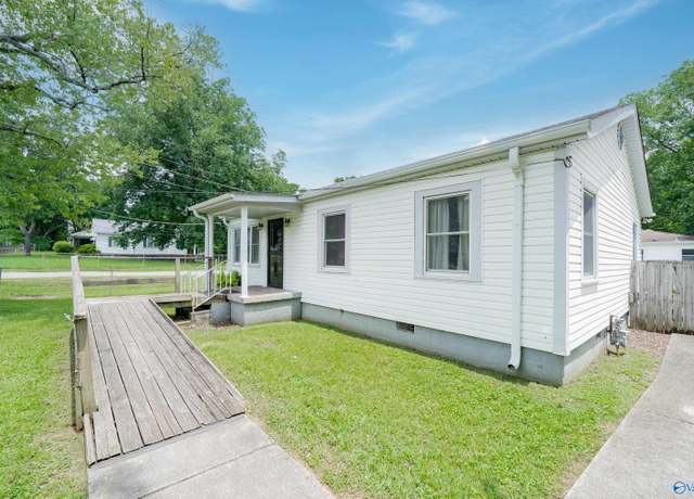 Property at 2116 Virginia Blvd NW, Huntsville, AL 35811, 3 beds, 1 bath