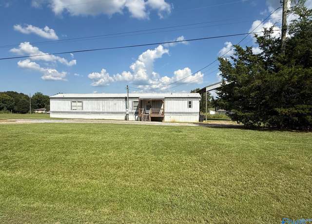Property at 194 County Road 449, Town Creek, AL 35672, 3 beds, 2 baths