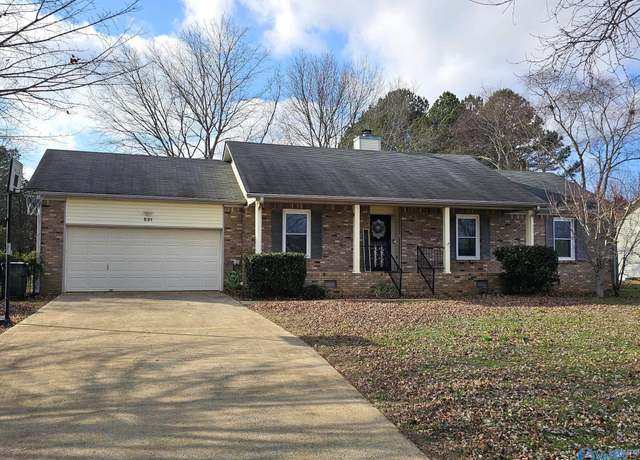 Property at 531 Bell Cir, Huntsville, AL 35811, 3 beds, 2 baths