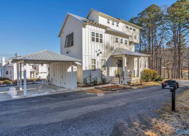 Property at 3329 Hardin Rd, Guntersville, AL 35976, 4 beds, 3.5 baths