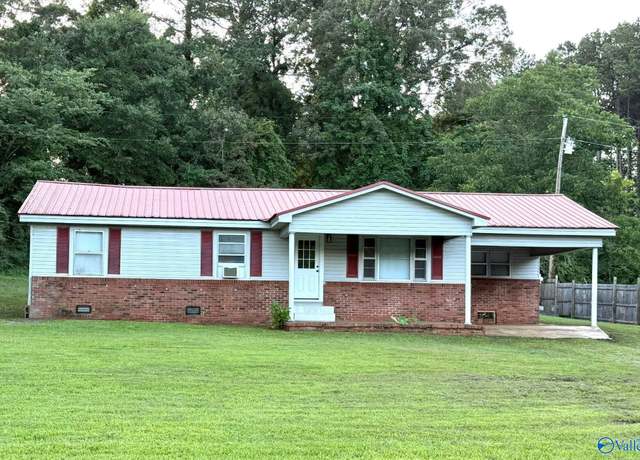 Property at 9015 Hokes Bluff Rd, Centre, AL 35960, 3 beds, 1 bath