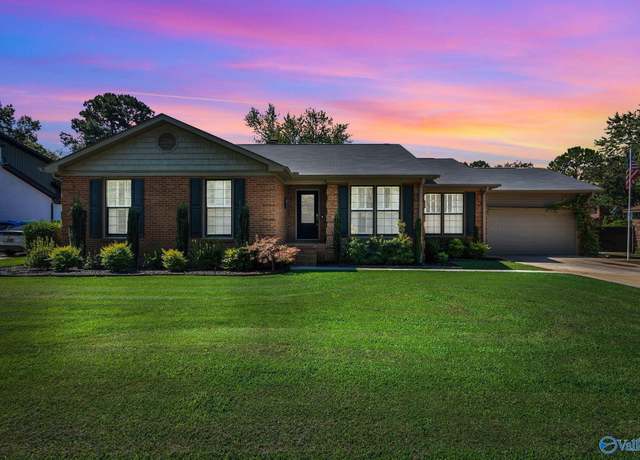Property at 1411 Regency Blvd SE, Decatur, AL 35601, 3 beds, 2 baths