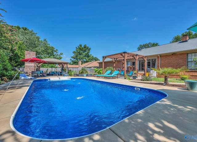 Property at 1411 Regency Blvd SE, Decatur, AL 35601, 3 beds, 2 baths