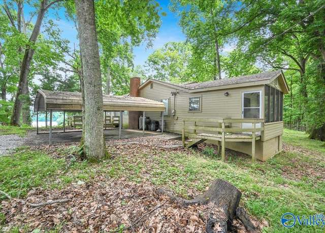 Property at 19822 Riverside St, Athens, AL 35601, 3 beds, 1 bath