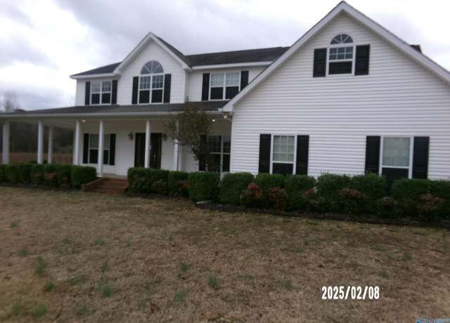 Property at 180 County Road 137, Town Creek, AL 35672, 3 beds, 2.5 baths