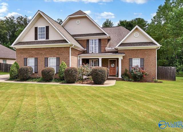 Property at 414 Dominion Dr, Hartselle, AL 35640, 3 beds, 2 baths