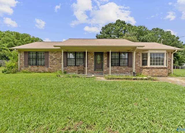 Property at 3113 Farmington Rd SW, Decatur, AL 35603, 3 beds, 1.5 baths