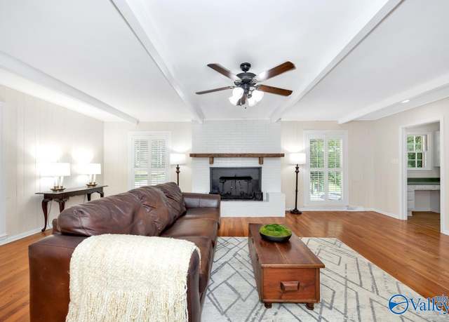 Property at 1501 Big Cove Rd, Huntsville, AL 35801, 4 beds, 3.5 baths