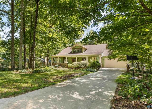 Property at 703 Read Dr, Huntsville, AL 35801, 5 beds, 3.5 baths