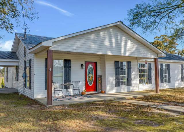 Property at 77 Carter St, Rainsville, AL 35986, 3 beds, 3 baths
