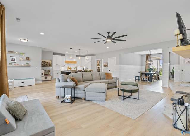 Property at 204 Somerscape Dr, Huntsville, AL 35811, 4 beds, 4 baths