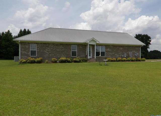 Property at 784 County Road 33, Fyffe, AL 35971, 4 beds, 2 baths