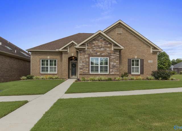 Property at 929 Binding Br NW, Huntsville, AL 35806, 3 beds, 2 baths