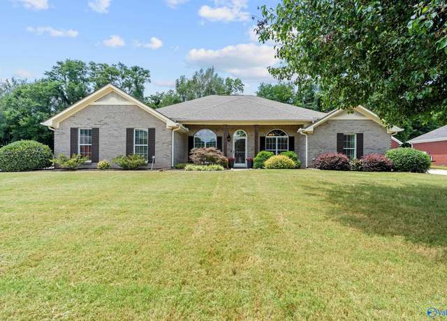 Property at 152 Valley Stone Rd NE, Huntsville, AL 35811, 4 beds, 2.5 baths